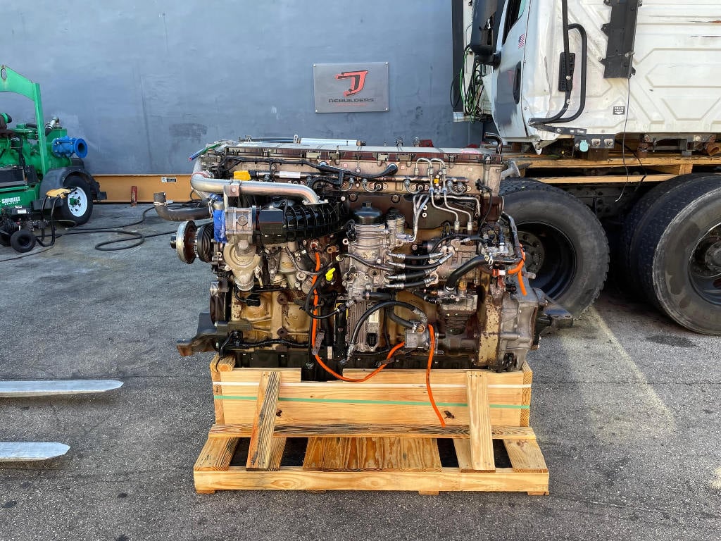 2015 DETROIT DD15 Truck Engine #1
