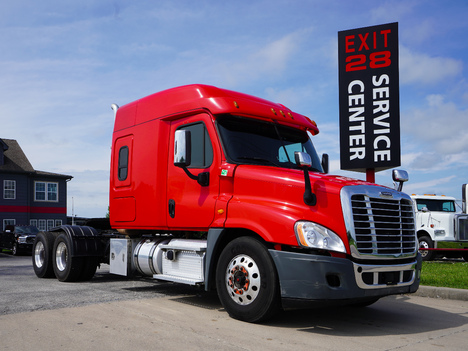 2019 FREIGHTLINER Cascadia Tandem Axle Sleeper #4138