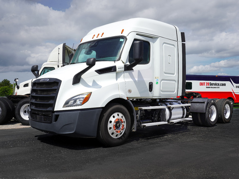 2020 FREIGHTLINER Cascadia 126 Tandem Axle Sleeper #4139