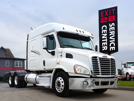 2016 FREIGHTLINER cascadia Tandem Axle Sleeper #4140