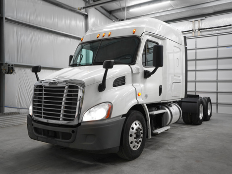 2019-freightliner-cascadia-tandem-axle-sleeper #4144