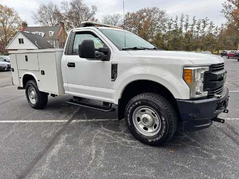 2017 FORD F350 Service - Utility Truck #1657