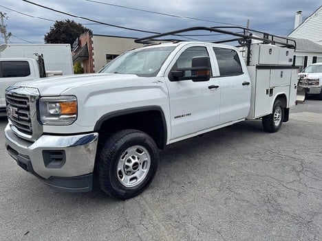 2019 GMC Sierra 4WD Crew Cab Standard Box's photo