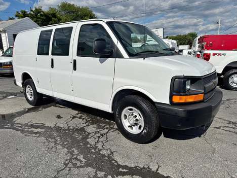 2013 Chevrolet Express 2500 Work Van HD's photo