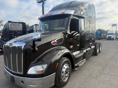 2021 PETERBILT 579 Tandem Axle Sleeper #1331