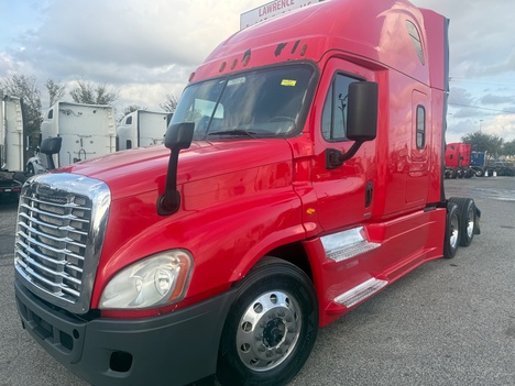 2016 FREIGHTLINER CASCADIA Tandem Axle Sleeper #1343
