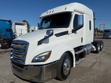 2019 FREIGHTLINER CASCADIA 126 Tandem Axle Sleeper #1347