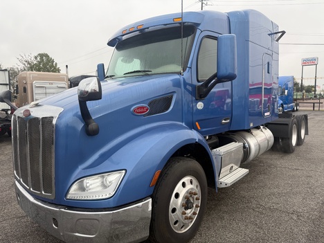 2018 PETERBILT 579 Tandem Axle Sleeper #1351