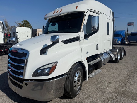 2019 FREIGHTLINER CASCADIA Tandem Axle Sleeper #1354