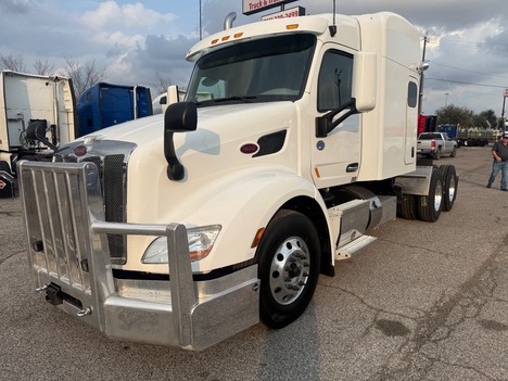 2019 PETERBILT 579 Tandem Axle Sleeper #1363