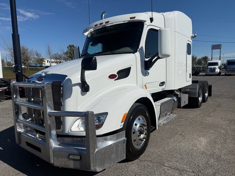 2018 PETERBILT 579 Tandem Axle Sleeper #1366
