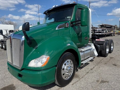 2021 KENWORTH T680 DAY-CAB Tandem Axle Daycab #1387