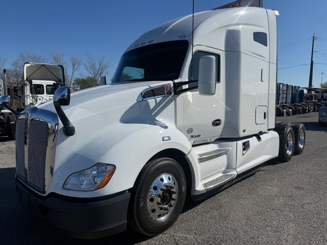 2019 KENWORTH T680 Tandem Axle Sleeper #1400