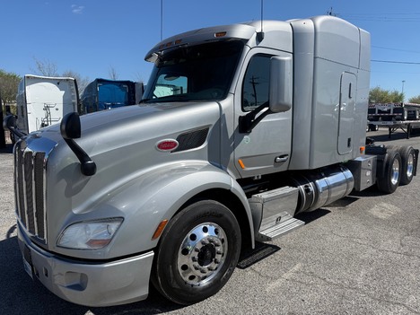 2020 PETERBILT 579 Tandem Axle Sleeper #1401