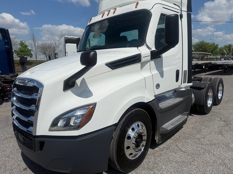 2021 FREIGHTLINER CASCADIA 126 DAY CAB Tandem Axle Daycab #1407