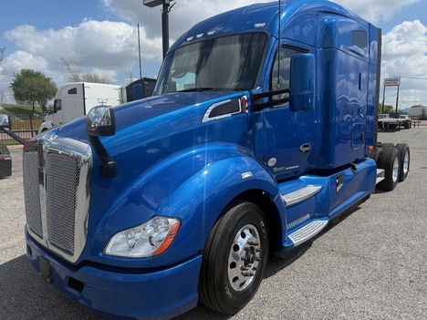 2021 KENWORTH T680 Tandem Axle Sleeper #1411
