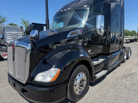 2019 KENWORTH T680 Tandem Axle Sleeper #1420