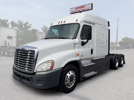2018-freightliner-cascadia-125-tandem-axle-sleeper #1444