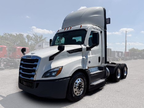 2021-freightliner-cascadia-126-tandem-axle-daycab #1449