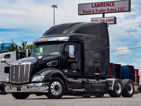 2022 PETERBILT 579 Tandem Axle Sleeper #1459