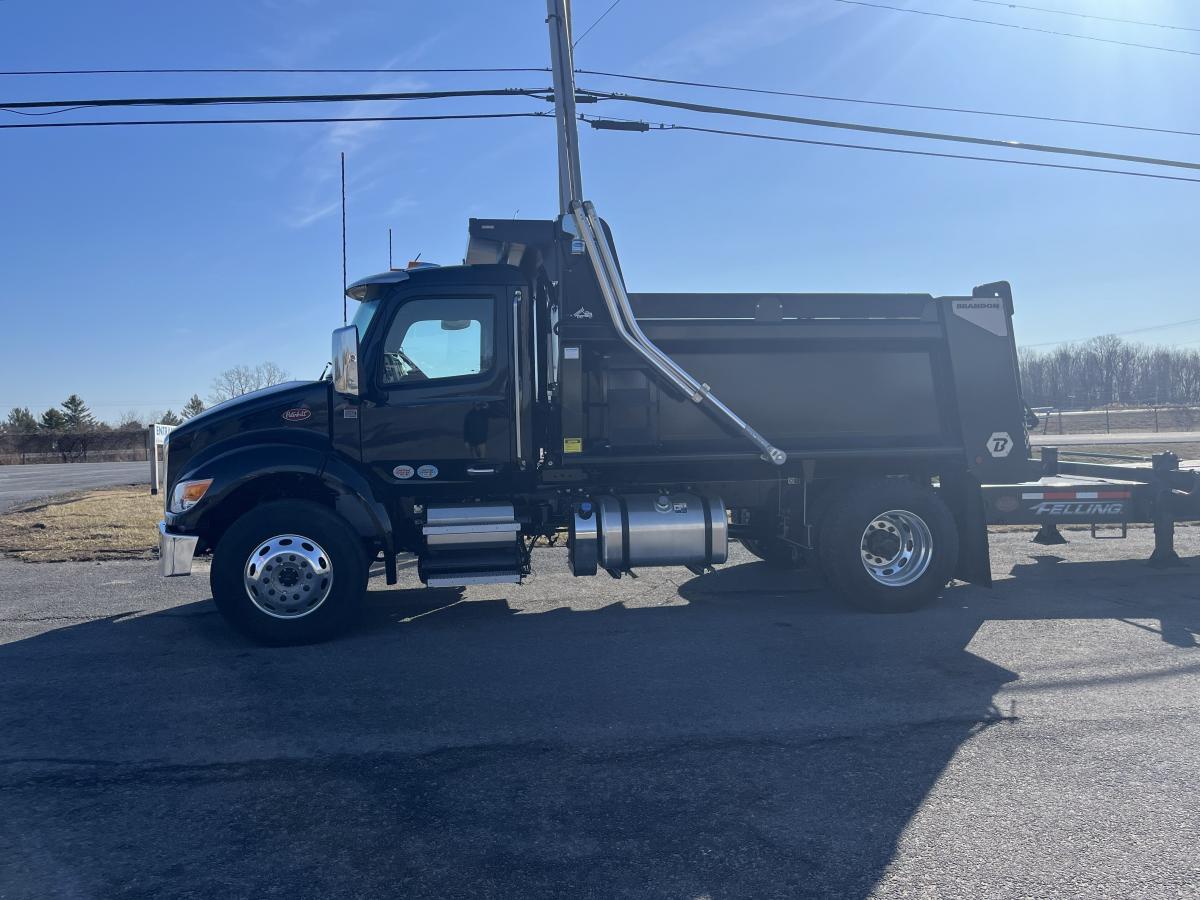2025 PETERBILT 537 Dump Truck - image 3