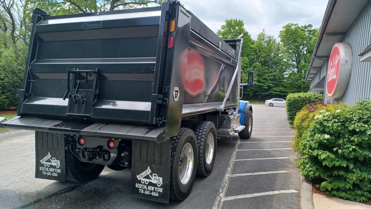 2025 PETERBILT 567 Dump Truck - image 5
