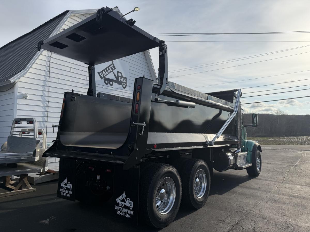 2025 PETERBILT 567 Cab Chassis Truck - image 4