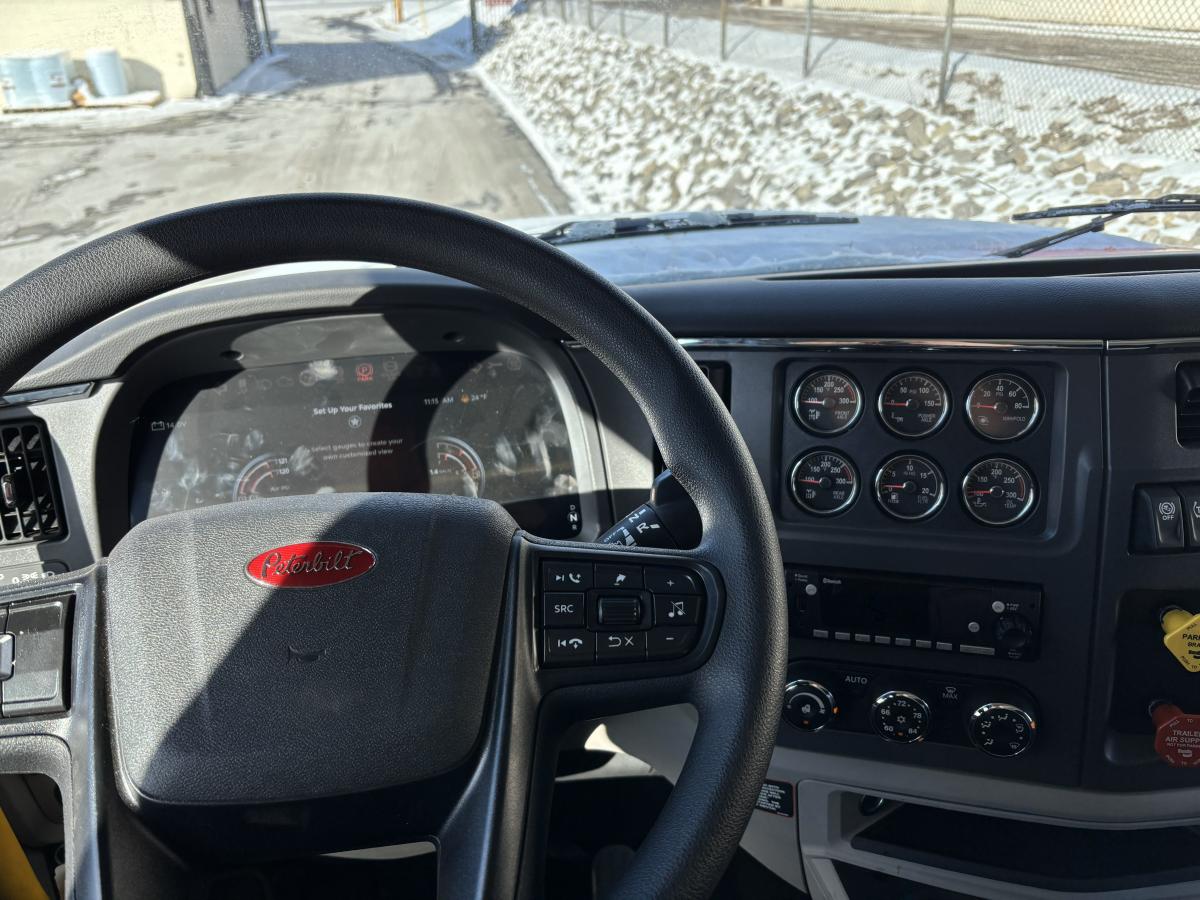 2025 Peterbilt 567 - image 4