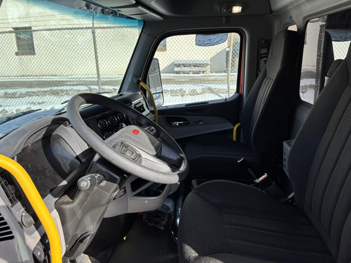 2025 Peterbilt 567 - image 6