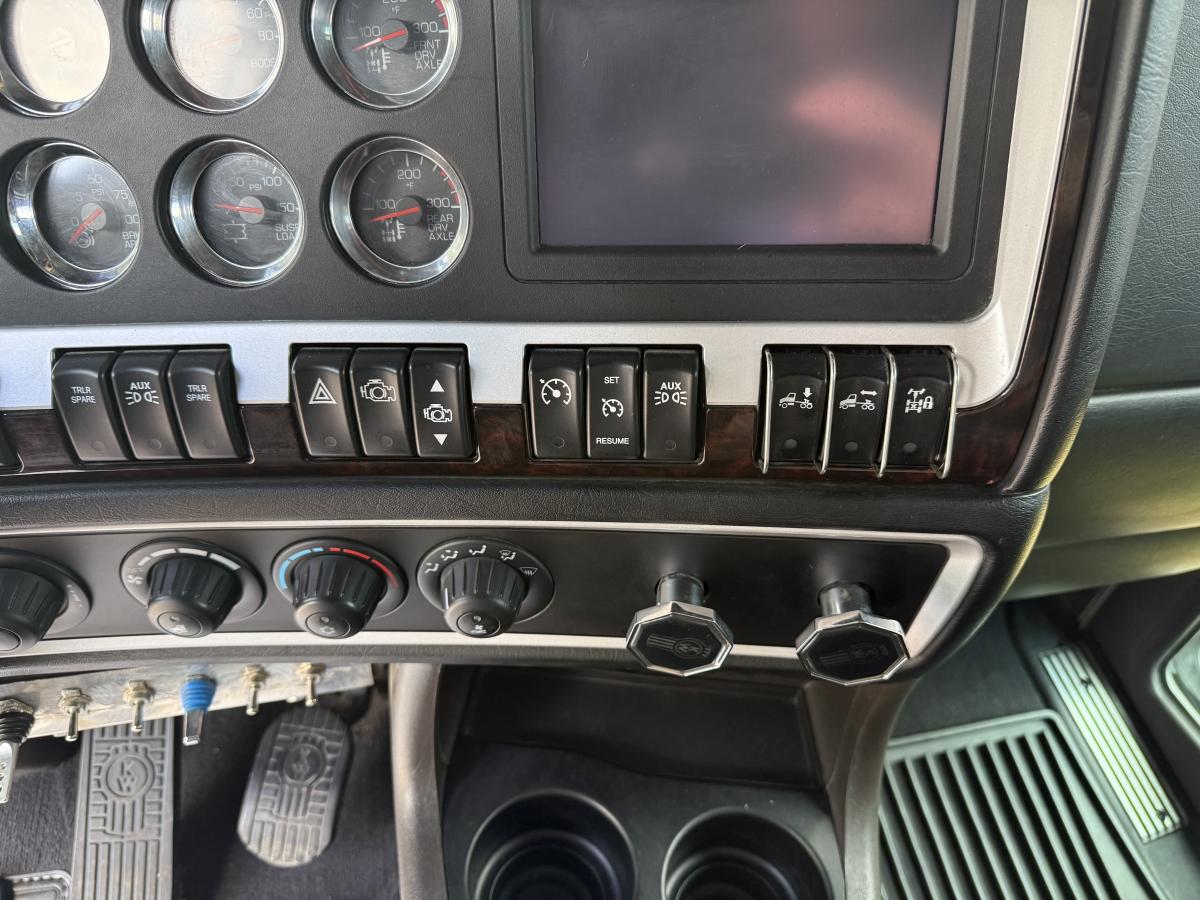 2023 KENWORTH W900L Sleeper - image 18