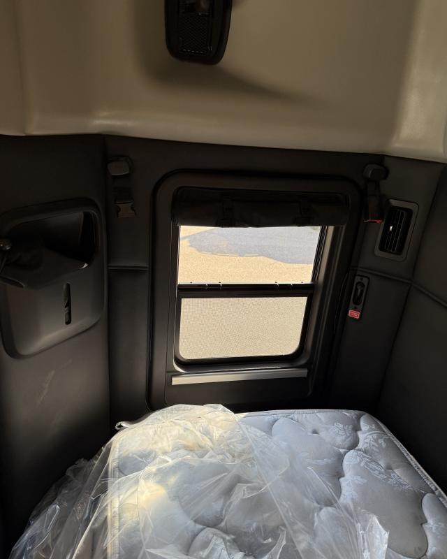 2023 KENWORTH T880 Sleeper - image 10