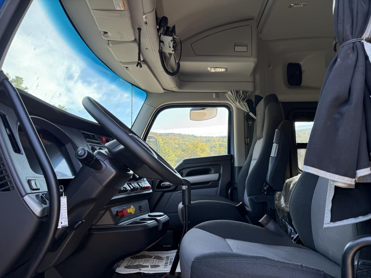 2023 KENWORTH T880 Sleeper - image 7