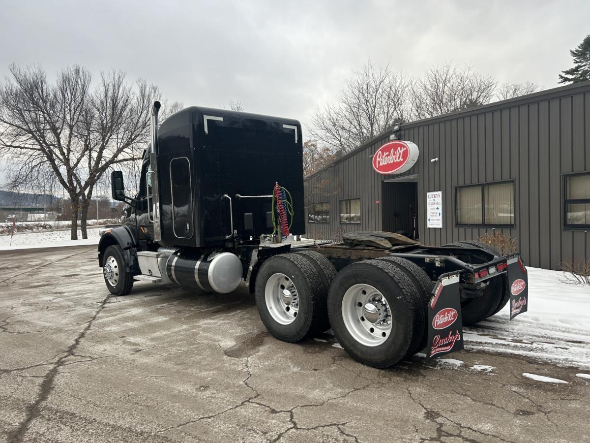 2021 PETERBILT 567 Sleeper - image 18
