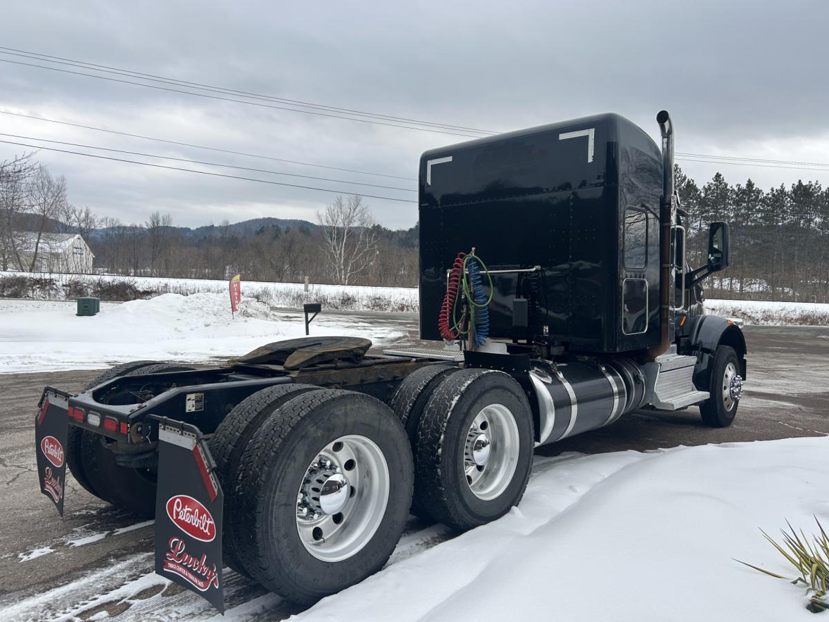 2021 PETERBILT 567 Sleeper - image 22