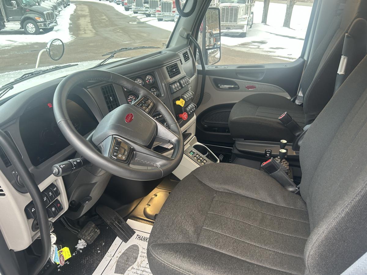 2026 Peterbilt 567 - image 9