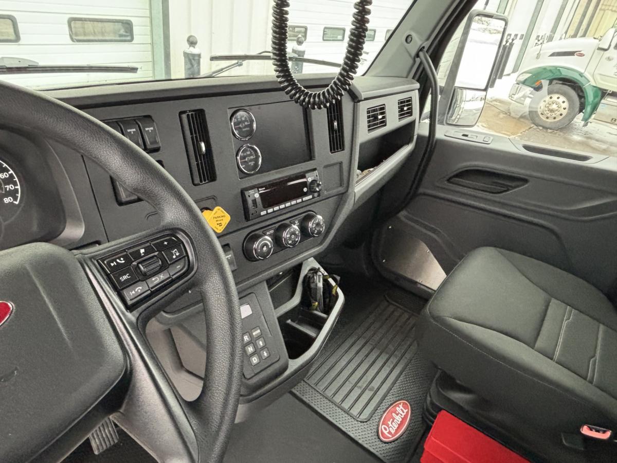 2025 Peterbilt - image 9