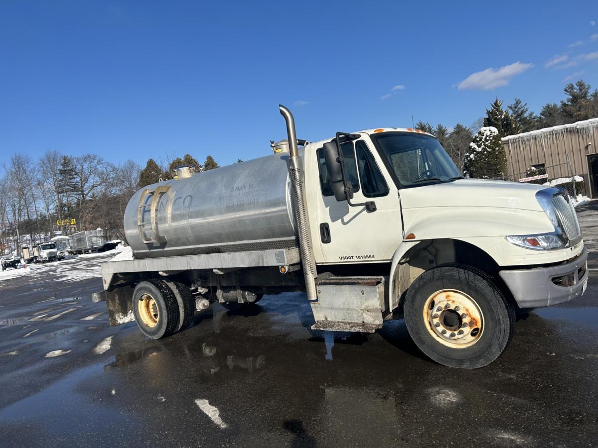 2016 INTERNATIONAL TRANSTAR 4300 Septic Tank Truck - image 4