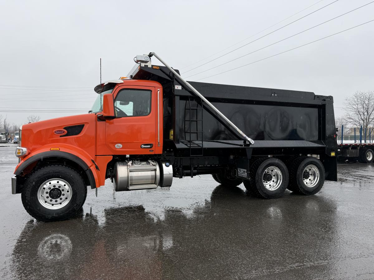 2025 Peterbilt 567 - image 1
