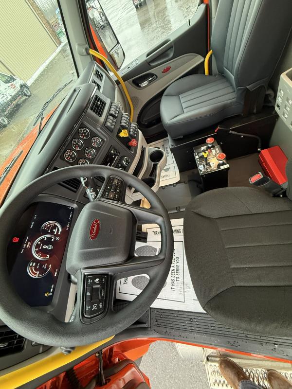 2025 Peterbilt 567 - image 5