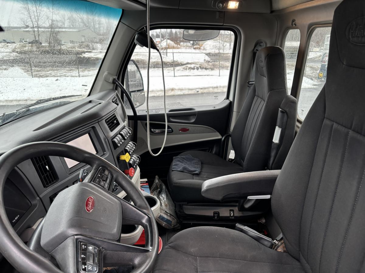 2022 PETERBILT 579 Daycab - image 10