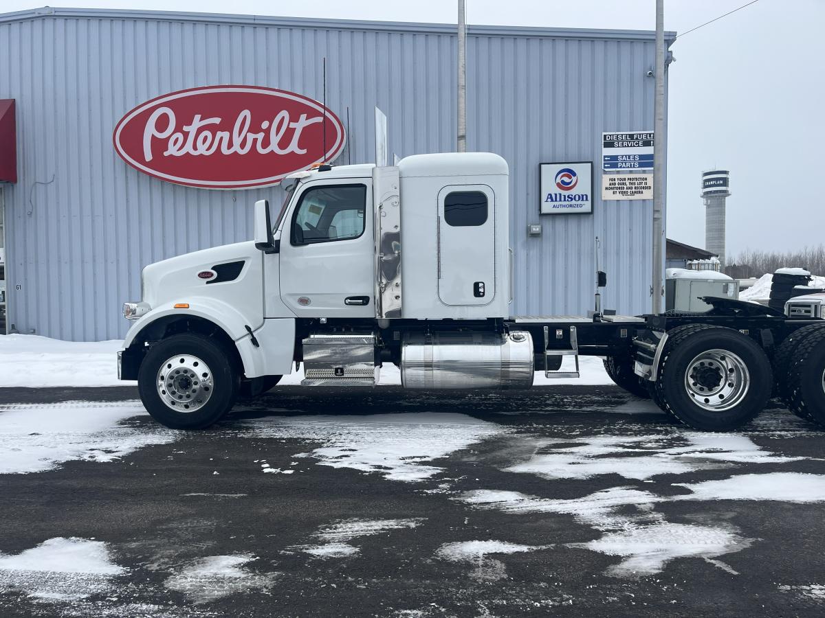 2027 PETERBILT 567 Sleeper - image 3