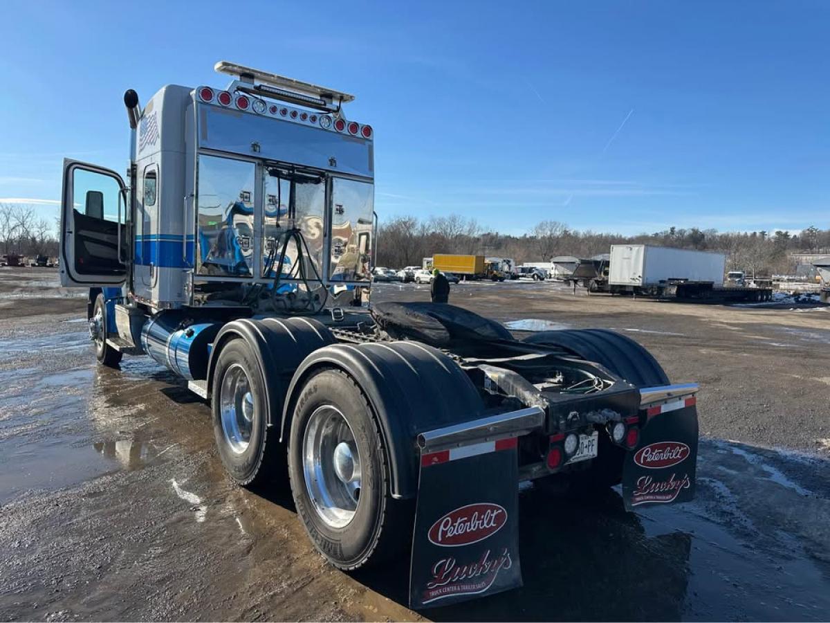 2025 PETERBILT 567 Sleeper - image 4