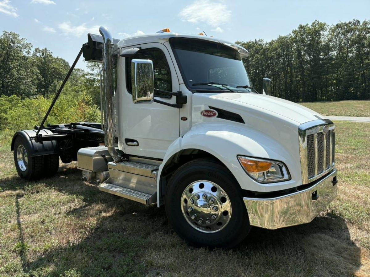 2025 PETERBILT 536 Hooklift Truck - image 5