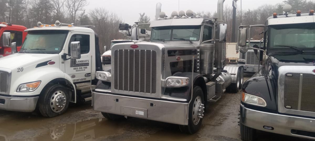 2023 PETERBILT 389 Daycab - image 2