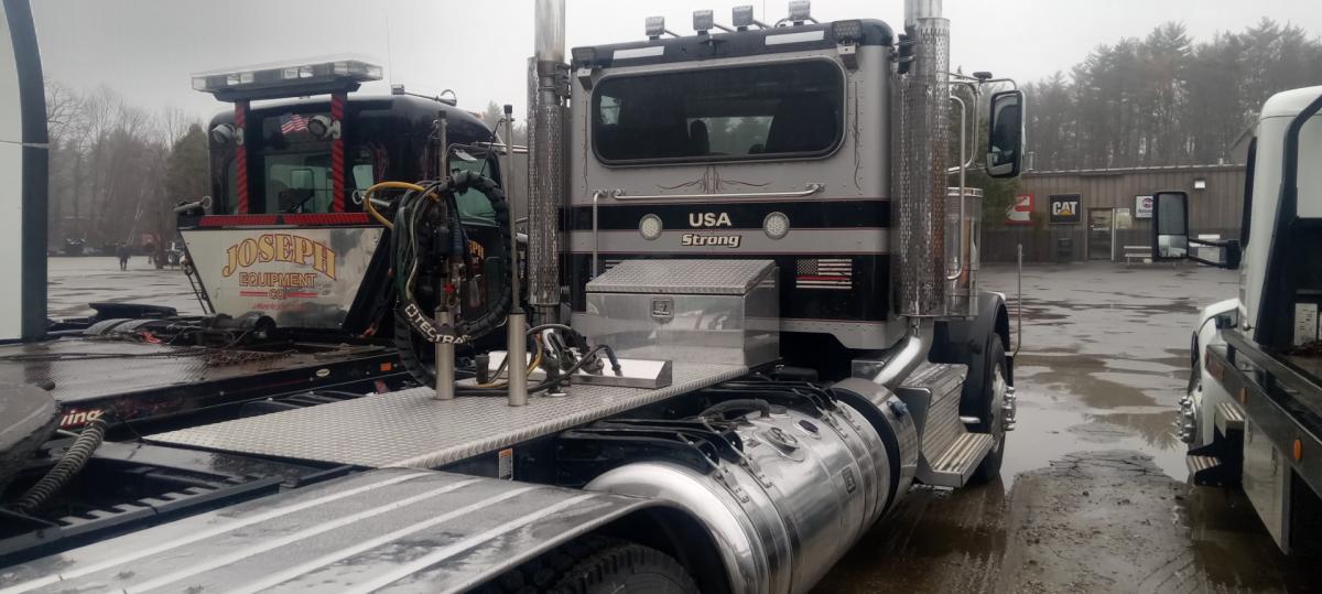 2023 PETERBILT 389 Daycab - image 6