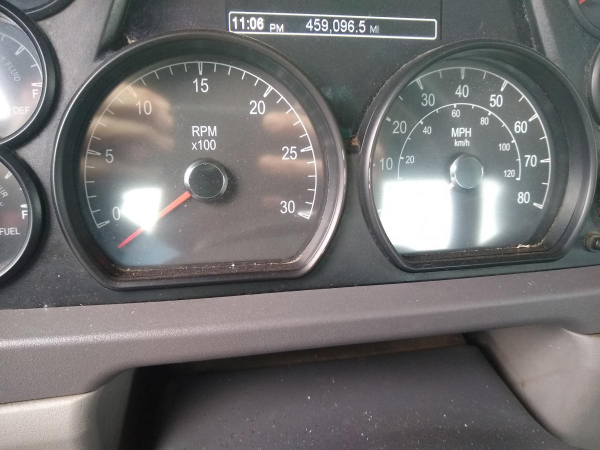 2016 PETERBILT 579 Daycab - image 6