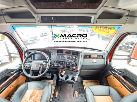 Vehicle photo thumbnail 10