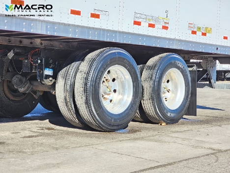 Vehicle photo thumbnail 8