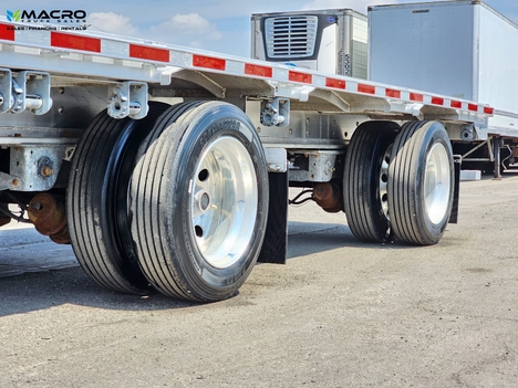 Vehicle photo thumbnail 9