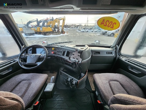 Vehicle photo thumbnail 11